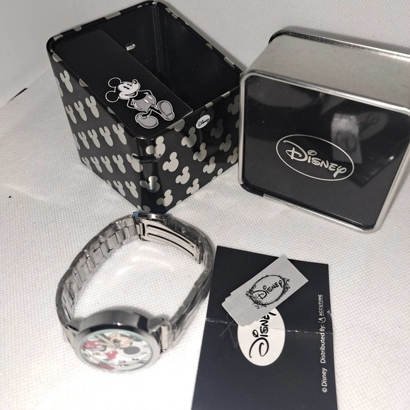 NEW in Collectors Tin Box - Mickey Mouse Watch with heart Stainless Band - Picture 3 of 6